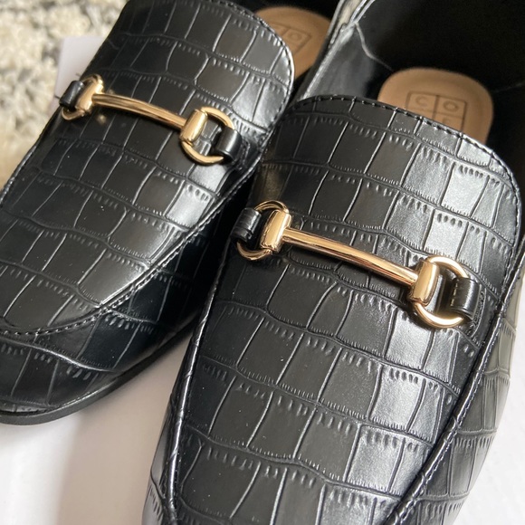 CORE flats with gold detailing - Picture 3 of 4